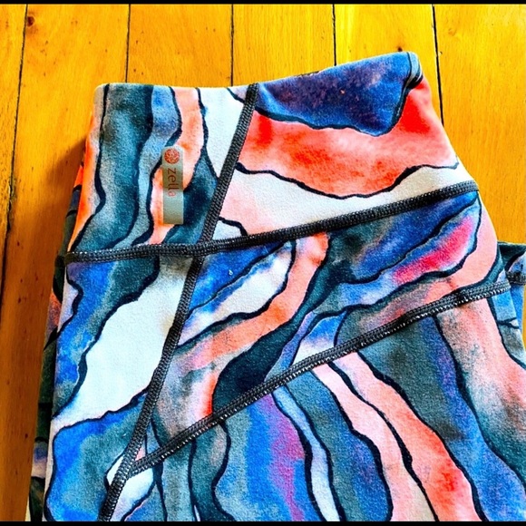 ZELLA LEGGINGS AND BRA TOP - Picture 6 of 8